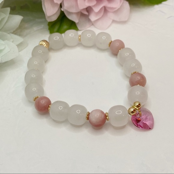 Nature White Jade Bracelet - Picture 4 of 10